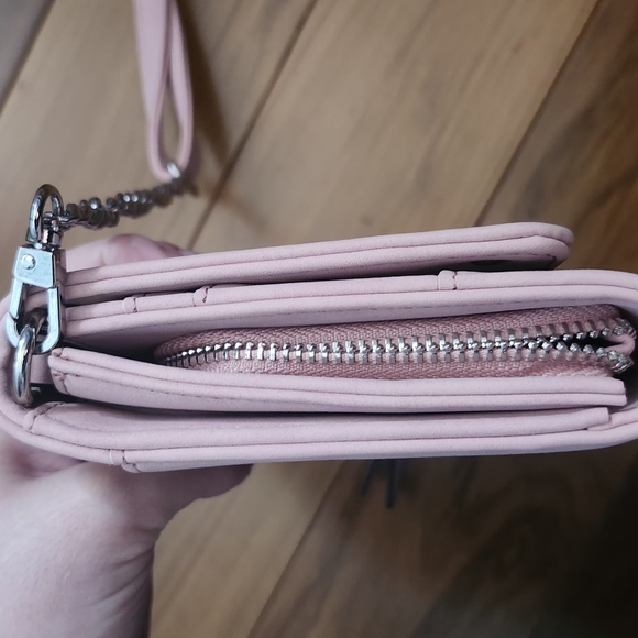 *SOLD*Blush Pink Crossbody/clutch Bag - Picture 7 of 8